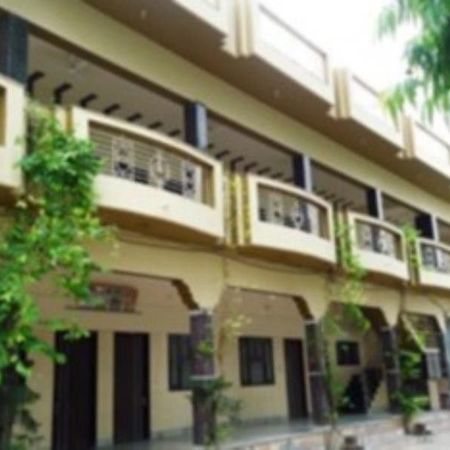 Kedar Dham Hotel Mathura Exterior photo