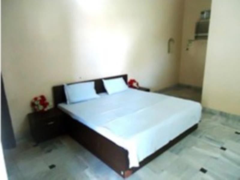 Kedar Dham Hotel Mathura Exterior photo